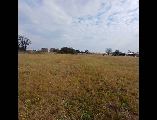 2,000M² VACANT LAND FOR SALE IN KOOKRUS